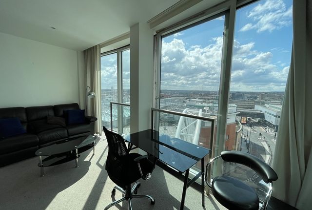 Studio flat on 610 Rotunda, New St West Midlands, Birmingham, £900/mo
