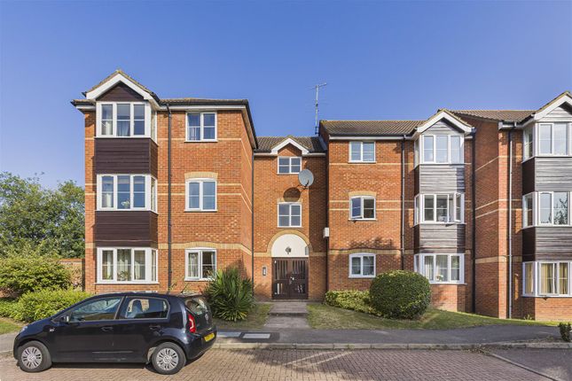 Thumbnail Flat for sale in The Springs, Tamworth Road, Hertford