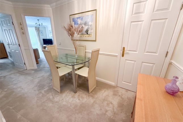 19, Wellington Lodge, 2, Firwood Drive, Surrey photo 3