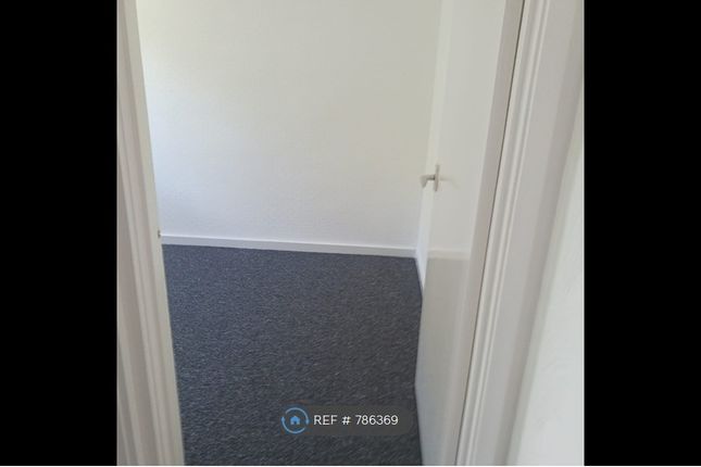 Pendle Court, Bolton photo 2
