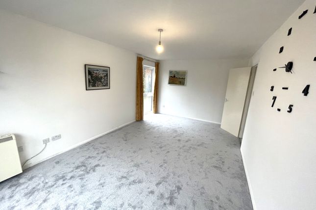 Flat to rent in Armadale Ct., Westcote Road, Reading