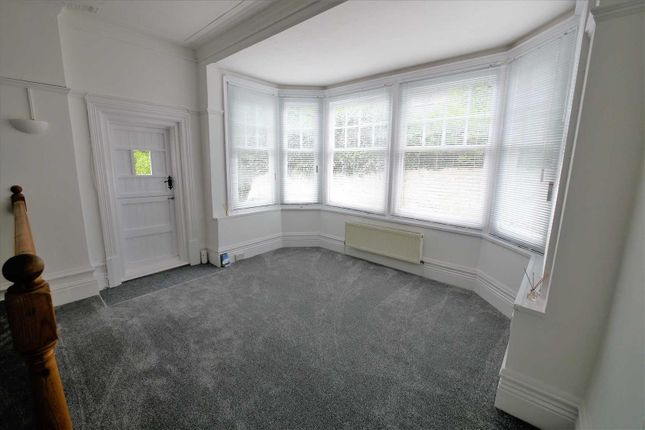Flat 2, 38, Shakespeare Road, Worthing photo 2