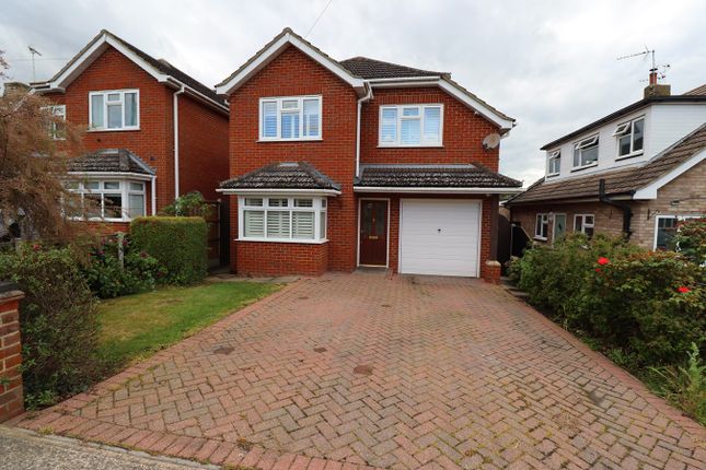 Thumbnail Detached house to rent in Crouch View Grove, Hullbridge, Hockley