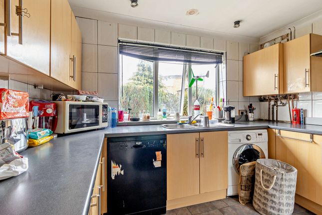 30, Gateford Avenue, Worksop photo 5