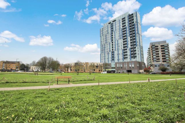 Thumbnail Flat to rent in K D Tower, Cotterells, Hemel Hempstead