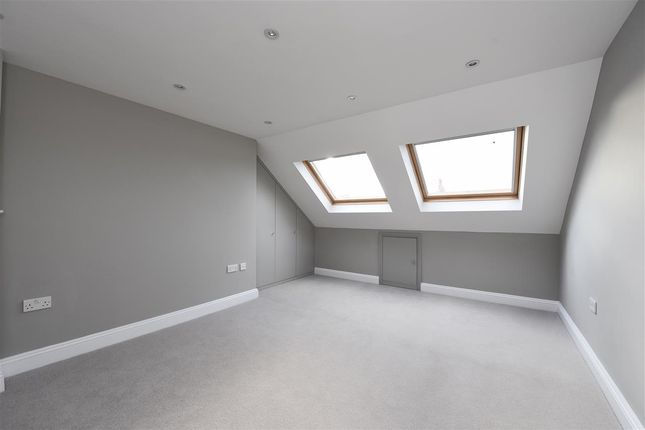 Terraced house to rent in Durnsford Avenue, London