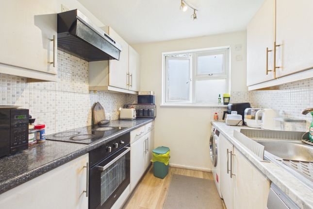 12, Boveney Close, Berkshire photo 3