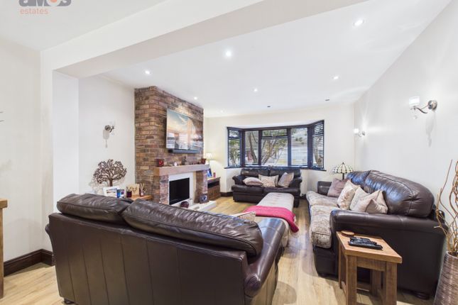 12 Limburg Road, Canvey Island, Essex photo 3