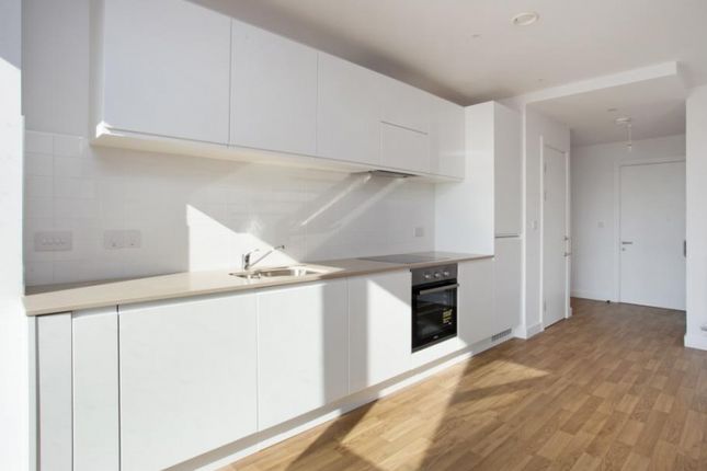 Flat to rent in Westerfield Road, London