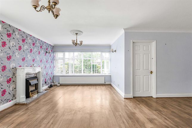 46, Jones Road, Goffs Oak photo 3