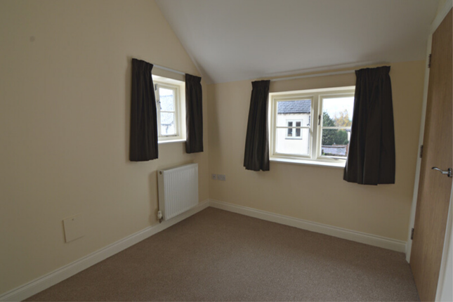 Flat to rent in The George, Market Place, Belton, Loughborough LE12