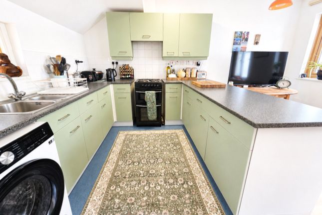 Flat 5,, Whitlock Court, Holsworthy photo 2