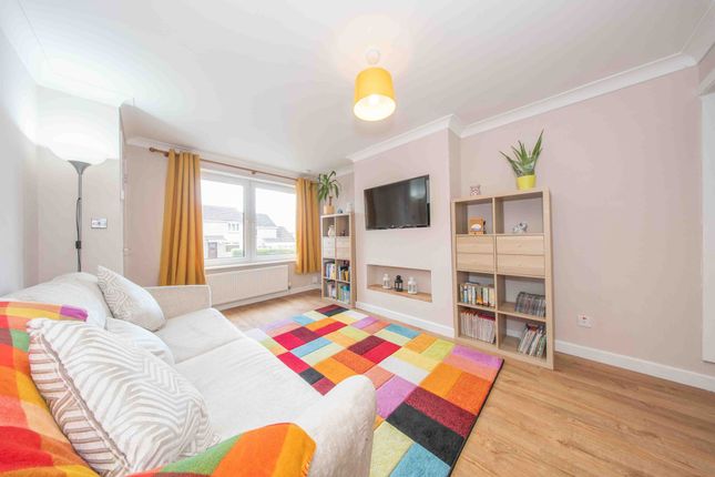36 Tippet Knowes Road, Broxburn photo 3