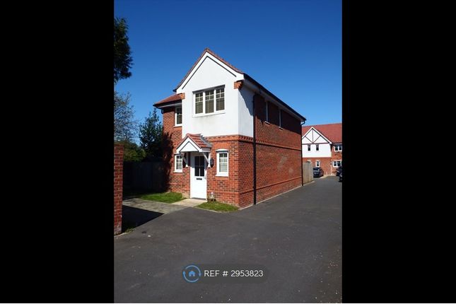 Kerr Gardens, Wokingham photo 2