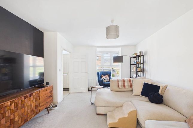 27 Broad Acre Road, Cheltenham photo 3