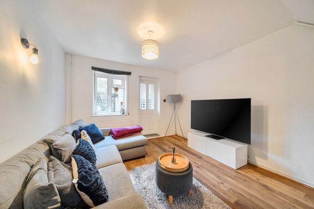 7 Nascot Place, Watford photo 2