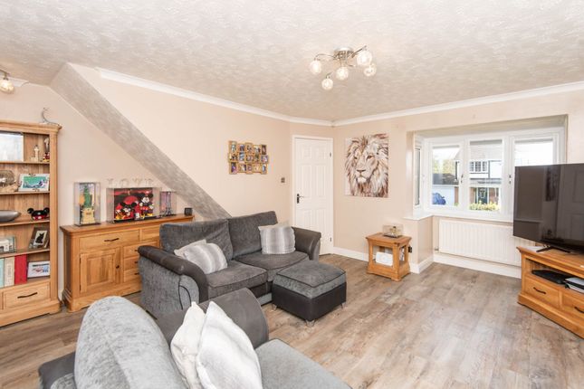 4 Rosedale Avenue, Chesterfield photo 2