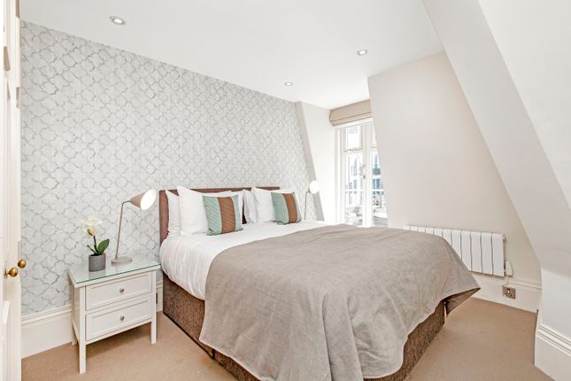 Duplex to rent in Prince Of Wales Terrace, London
