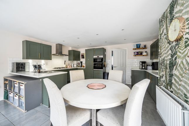 3, Morecombe Way, Fairford photo 3