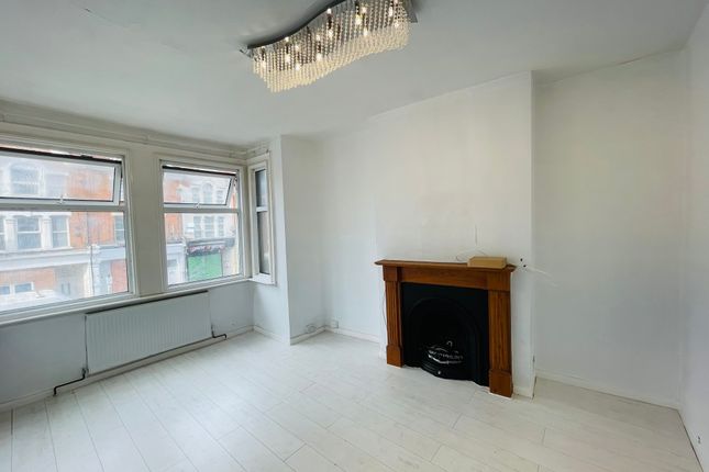 347, Grove Green Road, London photo 5