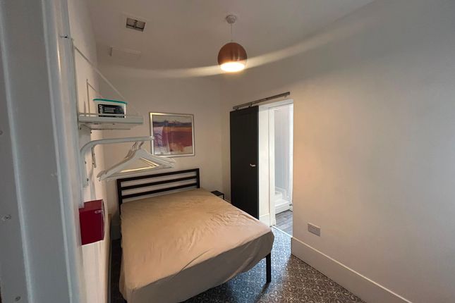 Flat 2, 1 Richmond Terrace, Swansea photo 4