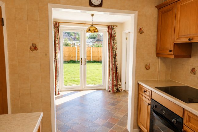 8, Overstone Crescent, Northampton photo 3