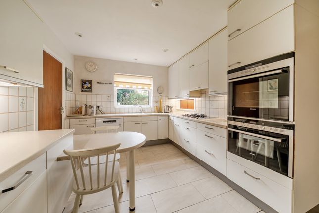 6, Rook Wood Way, Great Missenden photo 4