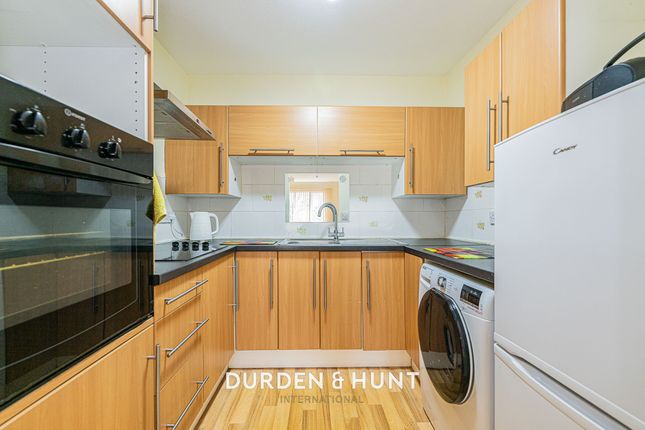 Flat 45, Ennerdale Court, London photo 4
