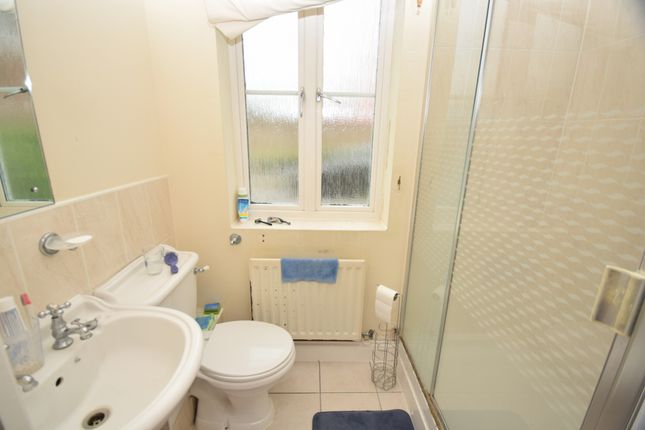 14, Fillingham Way, Hatfield photo 4
