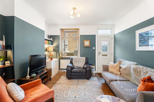 48, Warwick Street, Cardiff photo 4