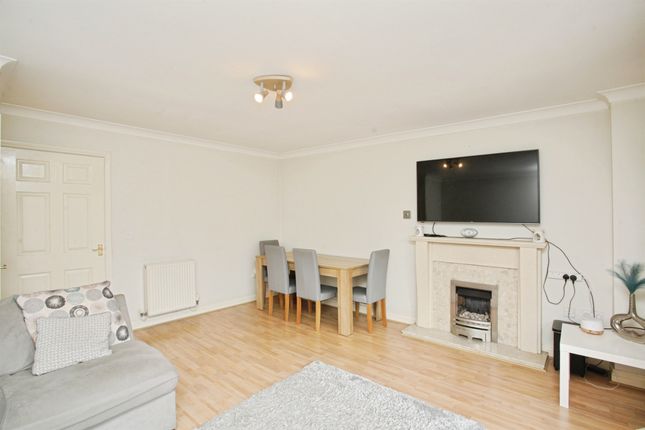 23, Stonechat Road, Rugby photo 4