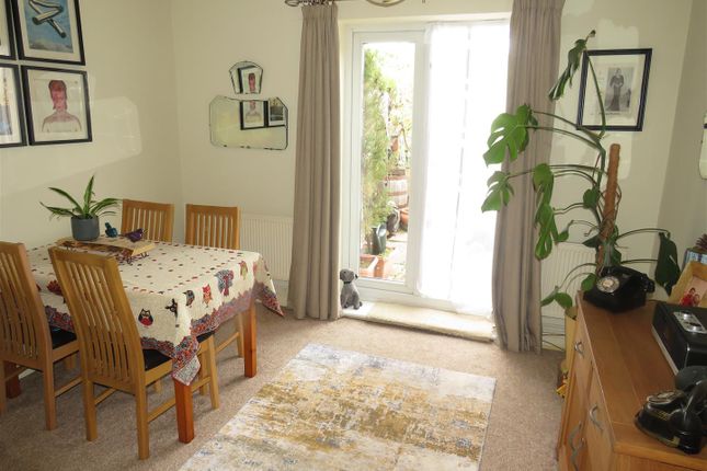 52, Hemlingford Road, Birmingham photo 5