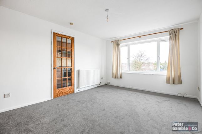 89, Buckingham Avenue, Greenford photo 4