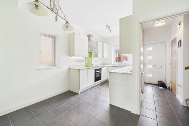 2, Newdawn Place, Cheltenham photo 2