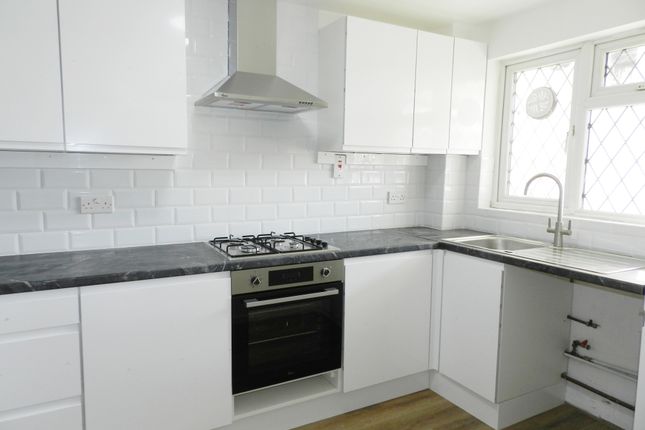 Macers Lane, Wormley photo 4