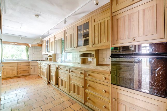 70, Burwood Road, Walton-on-Thames photo 4