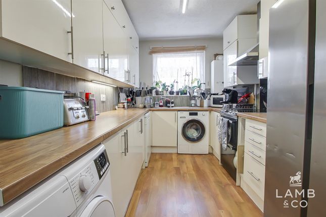23, Newton Way, Clacton-On-Sea photo 3