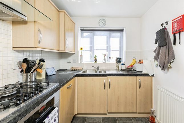 19, Gloucester Avenue, Reading photo 4