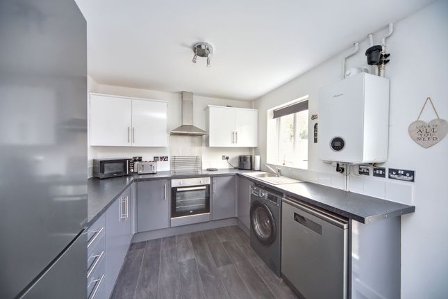 98a Highfield Grange Avenue, Wigan photo 3