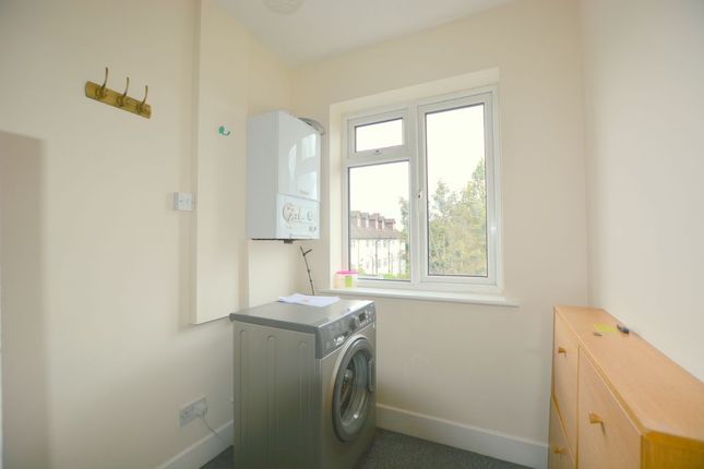 433c, Uxbridge Road, Hatch End photo 4