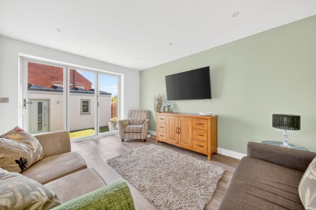 Robin Hill, 197A, Hall Lane, Leeds photo 3