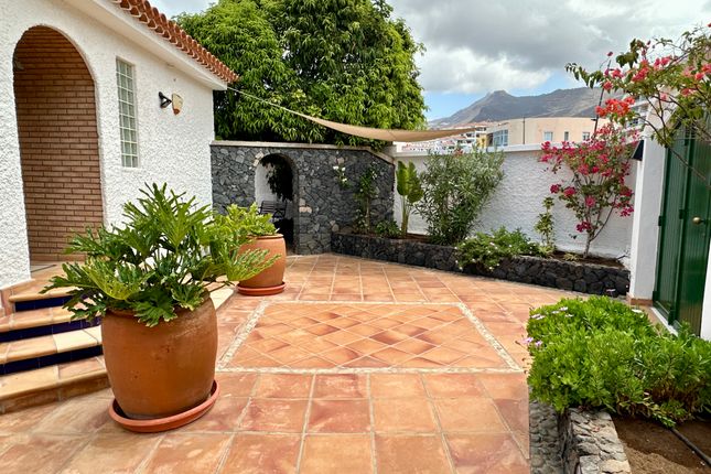 Villa for sale in Calle Barbero, Playa De La Arena, Puerto De Santiago, Tenerife, Canary Islands, Spain
