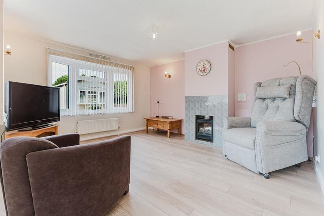 24, Acorn Park, Cranford Road, Burton Latimer photo 3