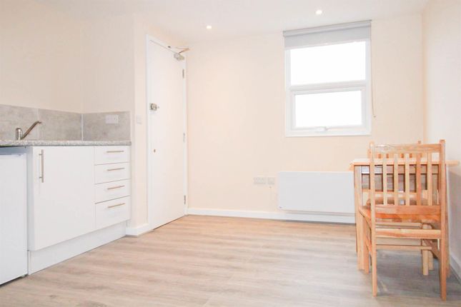 Thumbnail Studio to rent in Windmill Road, Gillingham