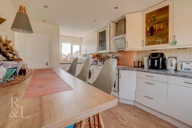 16, Roecliffe, Nottingham photo 4