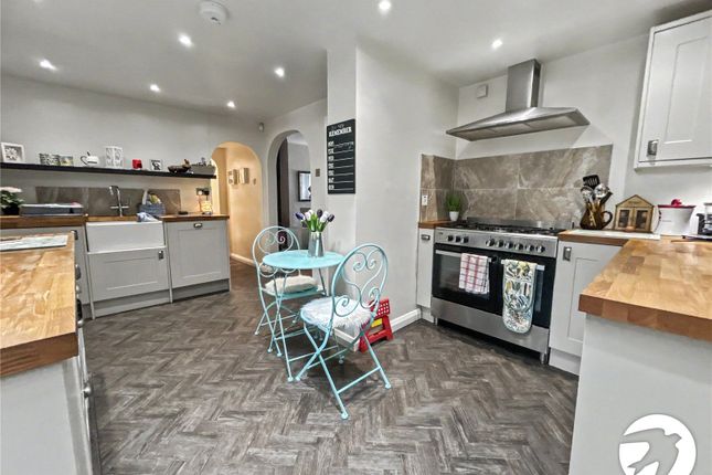 8, Radnor Avenue, Welling photo 4