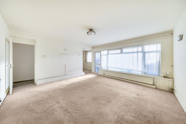 27 Dene Court, Dene Gardens, Stanmore photo 2