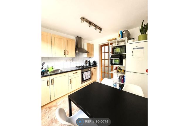 A Hazlitt Road, London photo 4