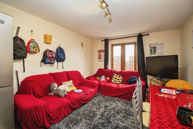 Flat 5, 8A,, Glendinning Avenue, Dorset photo 2