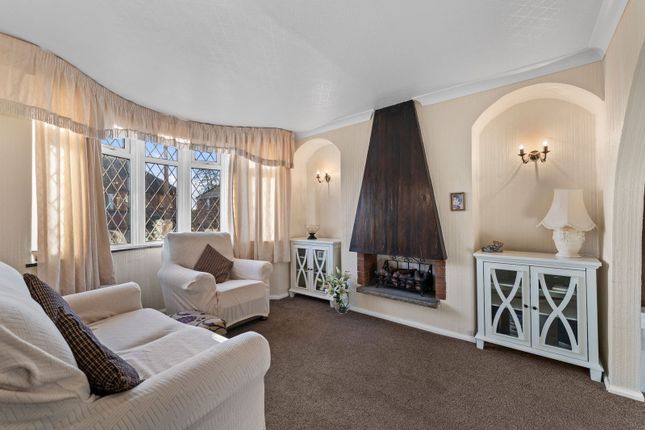 12, Barrie Grove, Rotherham photo 2